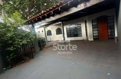 Casa com 4 dormitórios à venda, 220 m² por r$ 680.000 - presidente roosevelt - uberlândia/mg