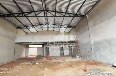 Galpão, 322 m² - venda por r$ 1.000.000 ou aluguel por r$ 7.000/mês - marta helena - uberlândia/mg