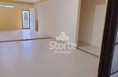 Apartamento com 3 dormitórios para alugar, 190 m² com terraço de 150m², por r$ 3.500/mês - brasil - uberlândia/mg