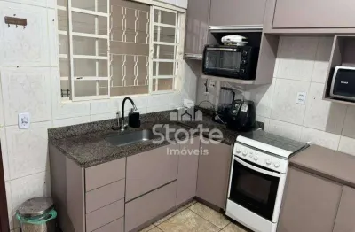 Casa com 3 dormitórios para alugar, 125m² por r$ 3.000/mês (sem mobília) ou r$ 3.200/mês (com mobília) - carajás - uberlândia/mg