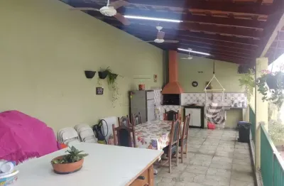 Casa térrea acima do nível da rua - 230m² - 4 dormitórios 1 suíte - bosque dos eucaliptos - sjc