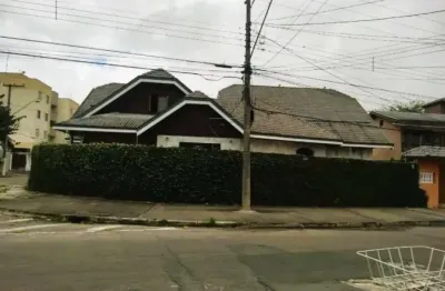 Sobrado de esquina, contendo 6 suítes com a área construida de 499,00 metros - jardim das industrias.