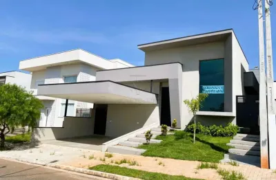 Casa térrea a venda com 3 dorm, sendo 1 suíte, com 152,25 metros, em condomínio fechado