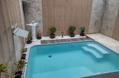 Sobrado à venda - 219m² - 3 dormitórios 2 suítes sendo uma máster com closet e banheira - parque residencial flamboyant