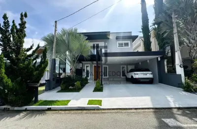 Casa em condomínio fechado com 4 suites - 6 banheiros e área gourmet altos da serra vi.