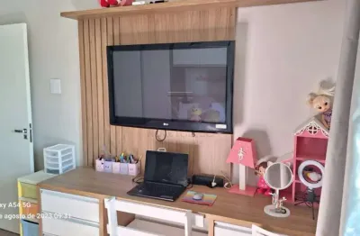 Casa em condomínio no urbanova com 3 suítes, 210m², armários planejados em toda, churrasqueira e quintal.