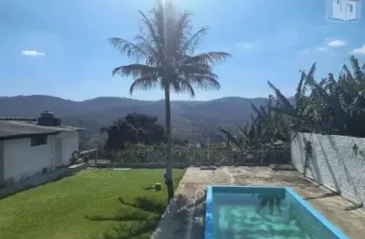 Casa térrea  com piscina e 4 dormitórios, sendo duas suítes, localizada baiiro jardim  jrdim são gonçalo -mairiporã - sp