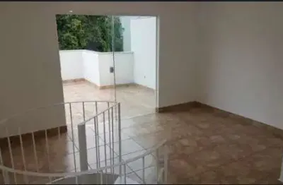 Excelente cobertura duplex para locação, com 160m² muito bem distribuídos, ideal para quem busca espaço, conforto e praticidade!