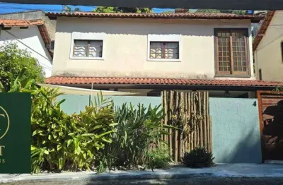 AST IMÓVEIS VENDE Casa com 4 quartos sendo 1 suíte, 180 m² por R$ 760.000 - São Francisco - Niterói/RJ