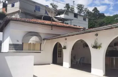 Casa com 5 quartos à venda na Rua Pedro S Macedo, Vila Ozanan, Juiz de Fora