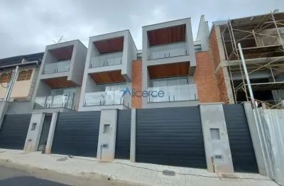Casas nova com 3 quartos, varanda gourmet no santa catarina