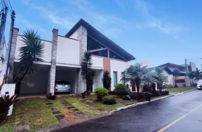 Linda casa em um dos melhores condomínios de juiz de fora!