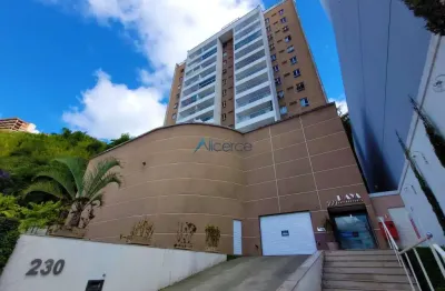 Apartamento de 02 suítes, elevador e 06 vagas de garagem no cascatinha