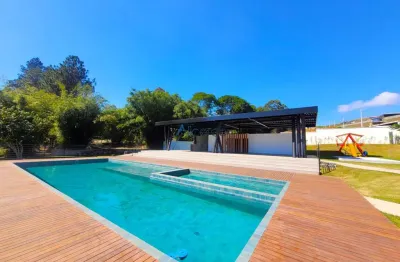 Terreno com pequeno declive, medindo 993,36 m²- no condomínio villagio reserva