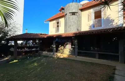 Casa com 4 quartos à venda na Rua Waldemar Bracher, São Pedro, Juiz de Fora