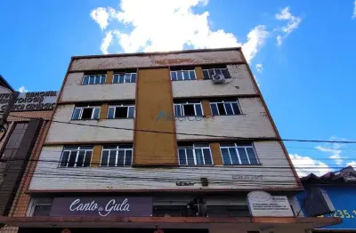 Apartamentos com 03 quartos com opção para fazer cobertura no morro da glória