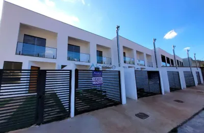Casa duplex com 02 quartos, sendo 01 suíte, garagem e quintal, no residencial são luiz, bairro grama
