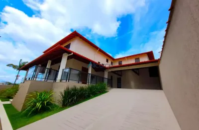 Casa duplex com 04 quartos e 04 vagas de garagem no spinaville