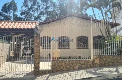 Linda casa linear, próximo ao independência shopping!