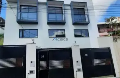 Casa de 3 quartos, com espaço gourmet perto da ufjf no são pedro!