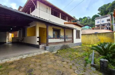 Casa linear, com 05 quartos e 03 vagas de garagem no bandeirantes.