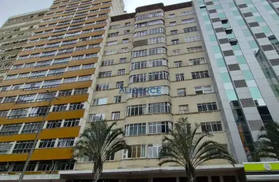 Apartamento com 03 quartos com 02 elevadores no centro.
