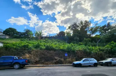 Terreno comercial com 916m² em área nobre da cidade!