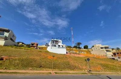 Oportunidade: dois terrenos juntos, com pequeno aclive no estrela alta.