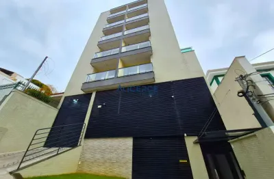 Apartamento de 01 quarto com elevador e garagem no centro.