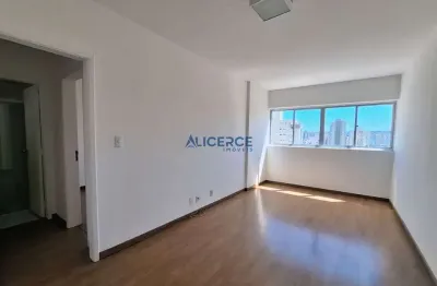 Apartamento lindo de 1 quarto com garagem no centro