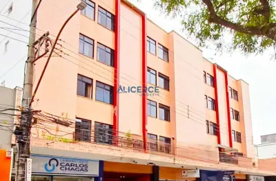 Ótimo apartamento com 02 quartos e garagem no cascatinha.