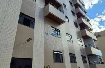 Apartamento com 02 suítes e 02 vagas de garagem na rua delfim moreira.