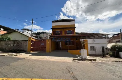 Casa com 3 quartos à venda na Rua dos Palmares, Monte Castelo, Juiz de Fora