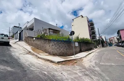 Terreno à venda na Rua Sady Monteiro Boechat, São Pedro, Juiz de Fora
