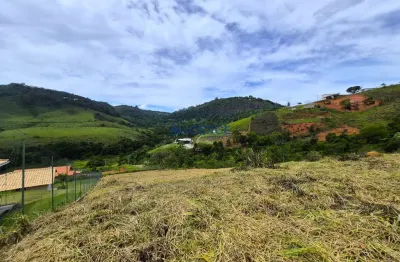 Terreno com pequeno DECLIVE medindo 3.077,45m², com vista linda- no Villagio da Serra II- Salvaterra