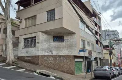Casa com 2 quartos para alugar na Rua Halfeld, Centro, Juiz de Fora