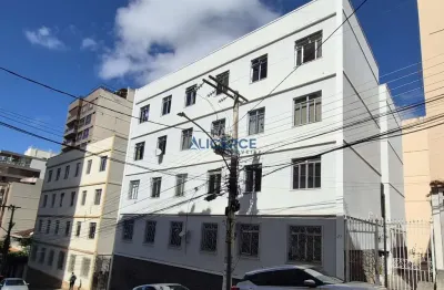 Apartamento com 3 quartos para alugar na Rua Oscar Vidal, Centro, Juiz de Fora