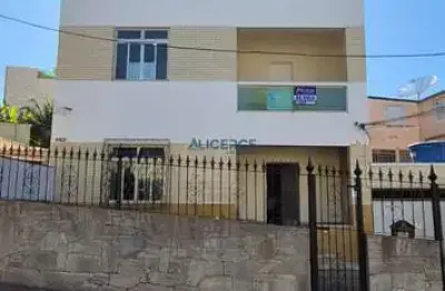 Casa com 3 quartos para alugar na Rua Américo Luz, Bairu, Juiz de Fora
