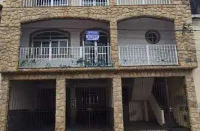 Casa com 3 quartos para alugar na Rua Padre Quintiliano Borges, Democrata, Juiz de Fora