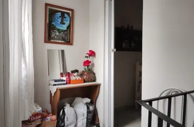 Casa triplex com 2 quartos e terraço, v. valqueire próximo a base aérea