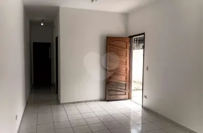 Casa com 3 quartos para alugar no Esplanada Mendes Moraes, São Roque 