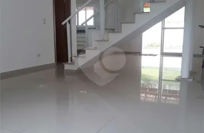 Casa com 3 quartos à venda na Rua Santa Quitéria, Vila Irene, São Roque