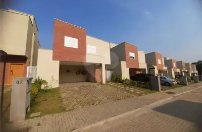 Terreno em condomínio fechado à venda no Bairro do Cambará, São Roque 