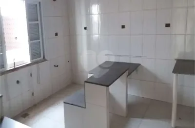 Casa com 4 quartos à venda na Atílio Delanina, Centro, Osasco