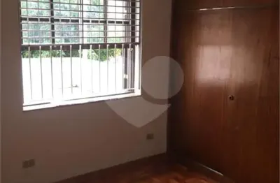 Casa com 2 quartos à venda na Das Olarias, Jardim Triângulo, Taboão da Serra