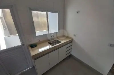 Casa com 2 quartos para alugar na Rua Teodoro de Campos, 201, Parque Marabá, Taboão da Serra