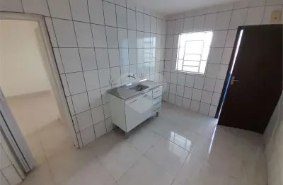 Casa de vila com 1 quartos para locação em jardim pazini - sp