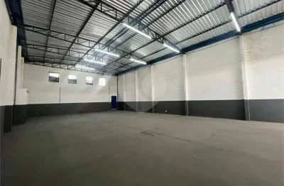 Barracão / Galpão / Depósito para alugar na Rua Afonso Desidério, 136, Parque Laguna, Taboão da Serra