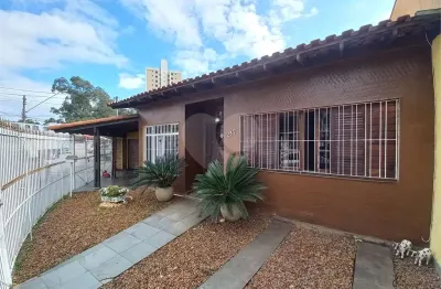 Casa comercial para alugar na Rua Engenheiro Wilson Houck, 217, Jardim da Glória, Taboão da Serra