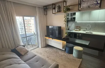 Apartamento mobiliado no centro de balneário com 2 quartos